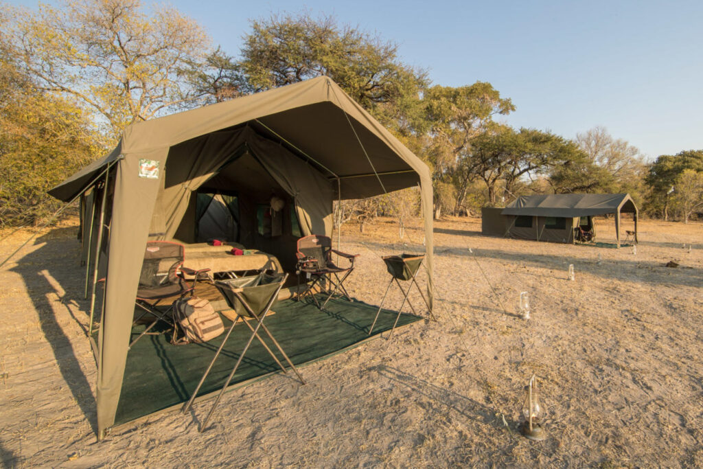 The spacious tents are ensuite with plenty of room for standing, storing luggage and moving around.