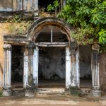Strangler figs take over Ganamet House in Grand Bassam