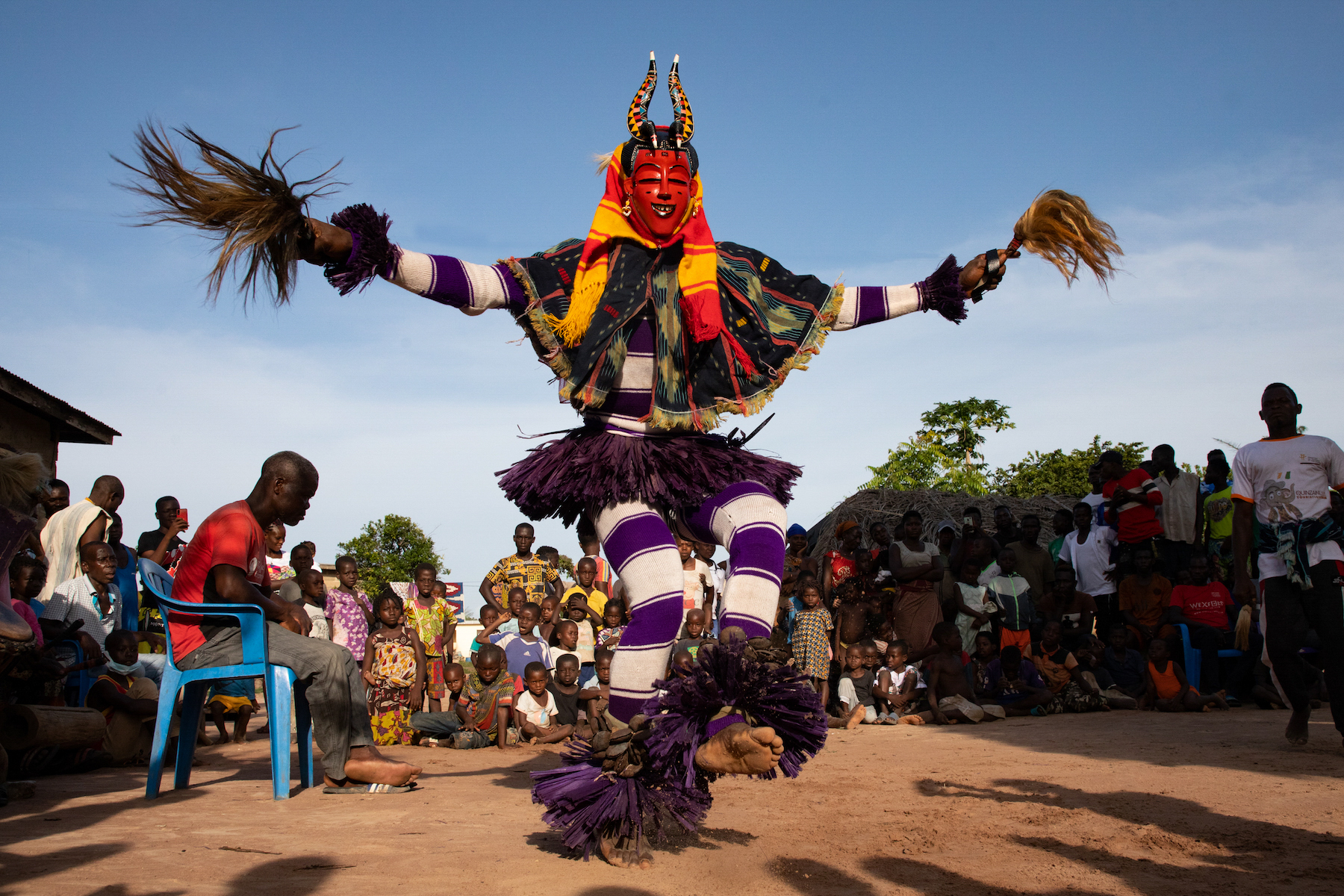 Zaouli Behind the Mask of West Africa's most famous dance! Wild