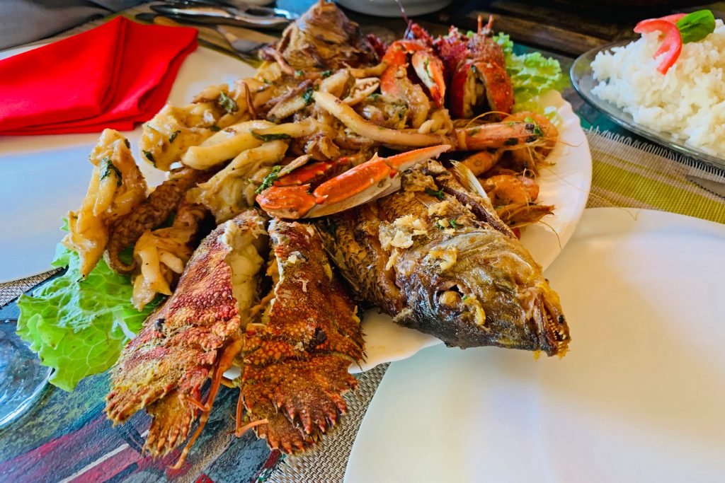Now that’s what I can a seafood platter! Ifaty (image by Mike Watson)