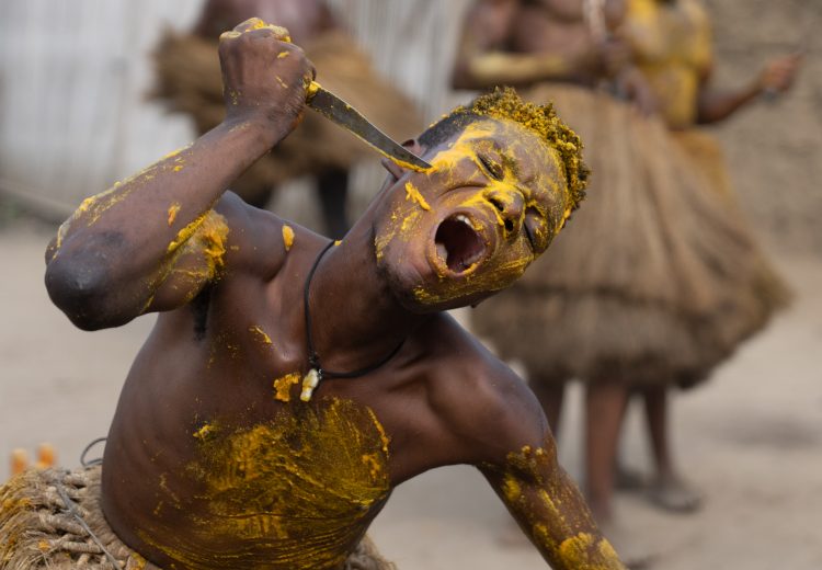 Simulated cutting at a private Koku ceremony (image by Inger Vandyke)