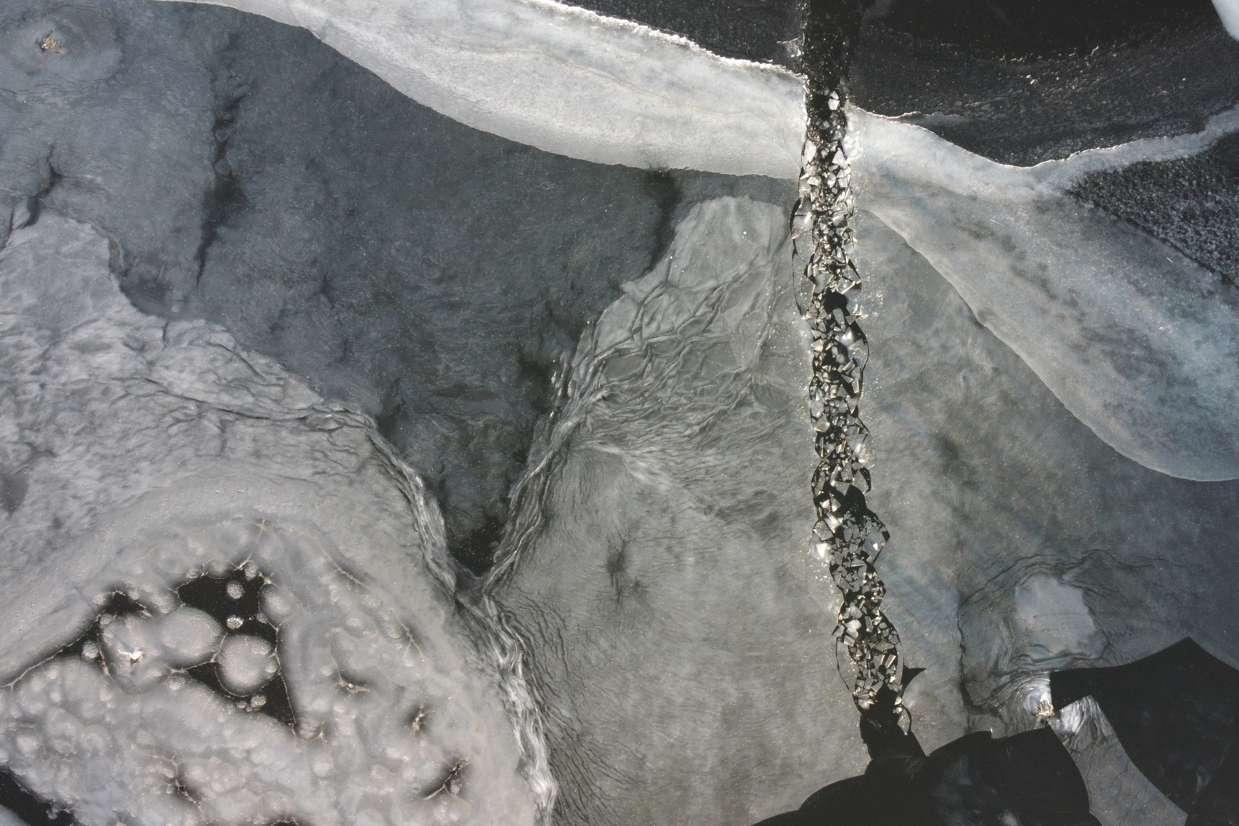 Abstract of ice in the Danube (image by János Oláh)