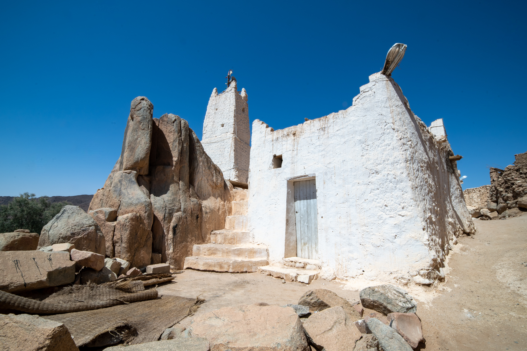 The small mud mosque inside the ancient Ksour of Zalouaz is one of Djanet's hidden architectural gems (image by Inger Vandyke)