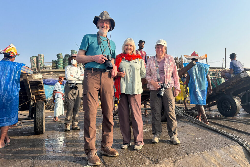 Enjoying a morning at the fish market (image by Yousuf Tushar)