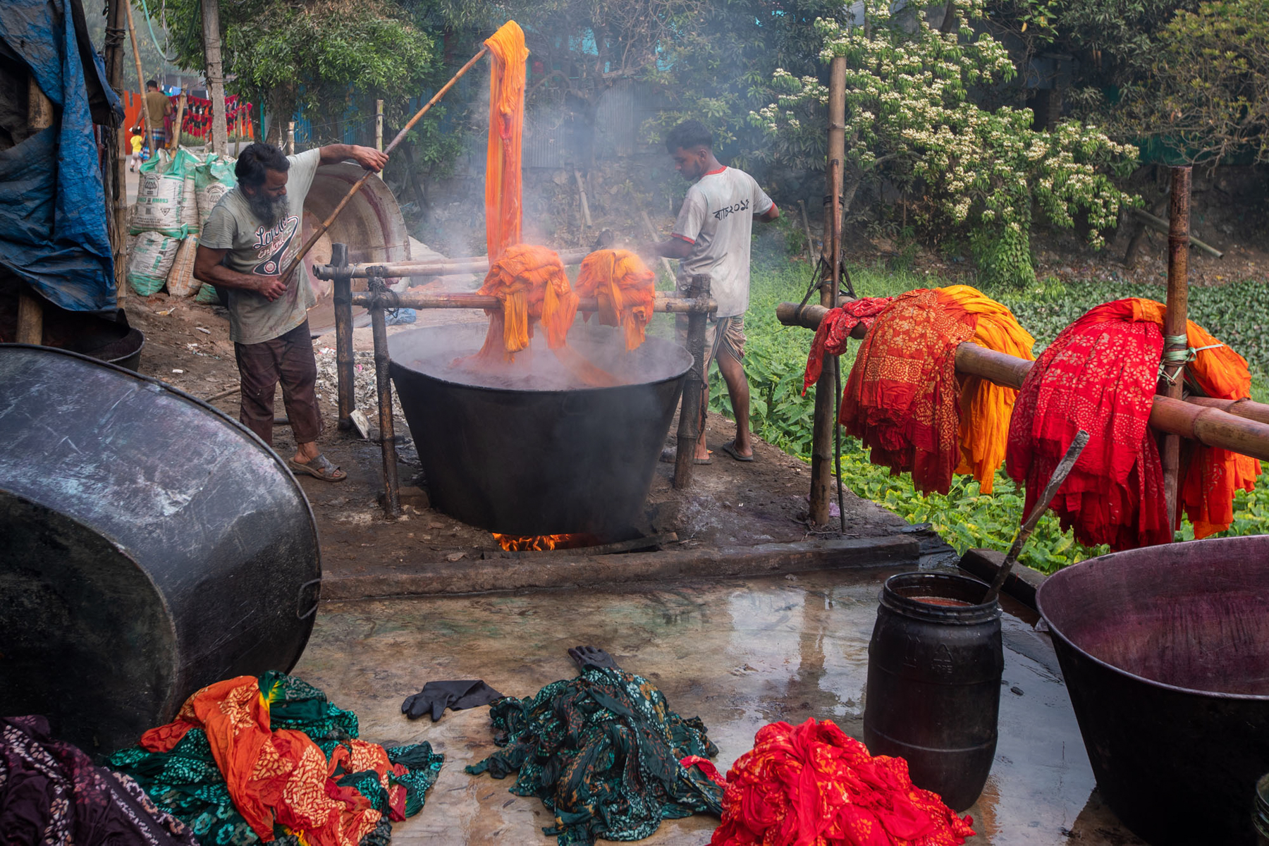 Workers toil in the steaming cloth dying industry of Bangladesh (image by Yousuf Tushar)