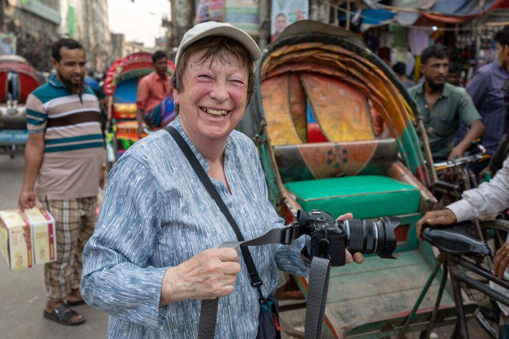 All smiles on the streets of Dhaka (image by Yousuf Tushar)