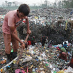 Waste pickers in remote Bangladesh (image by Yousuf Tushar)