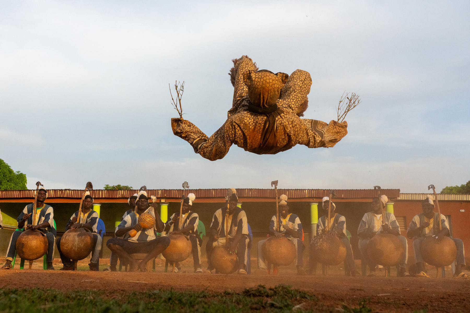 Athletic Boloye Dancer (image by Inger Vandyke)