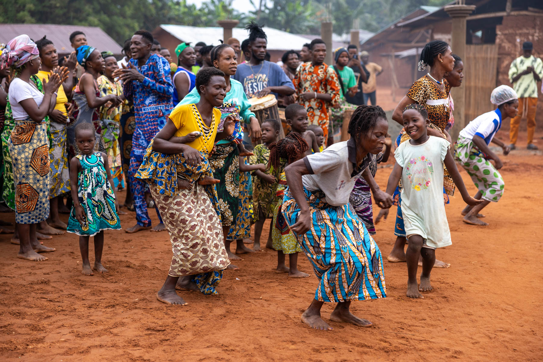 Zangbeto celebration: generations dancing side by side (image by Ingrid Koedood)
