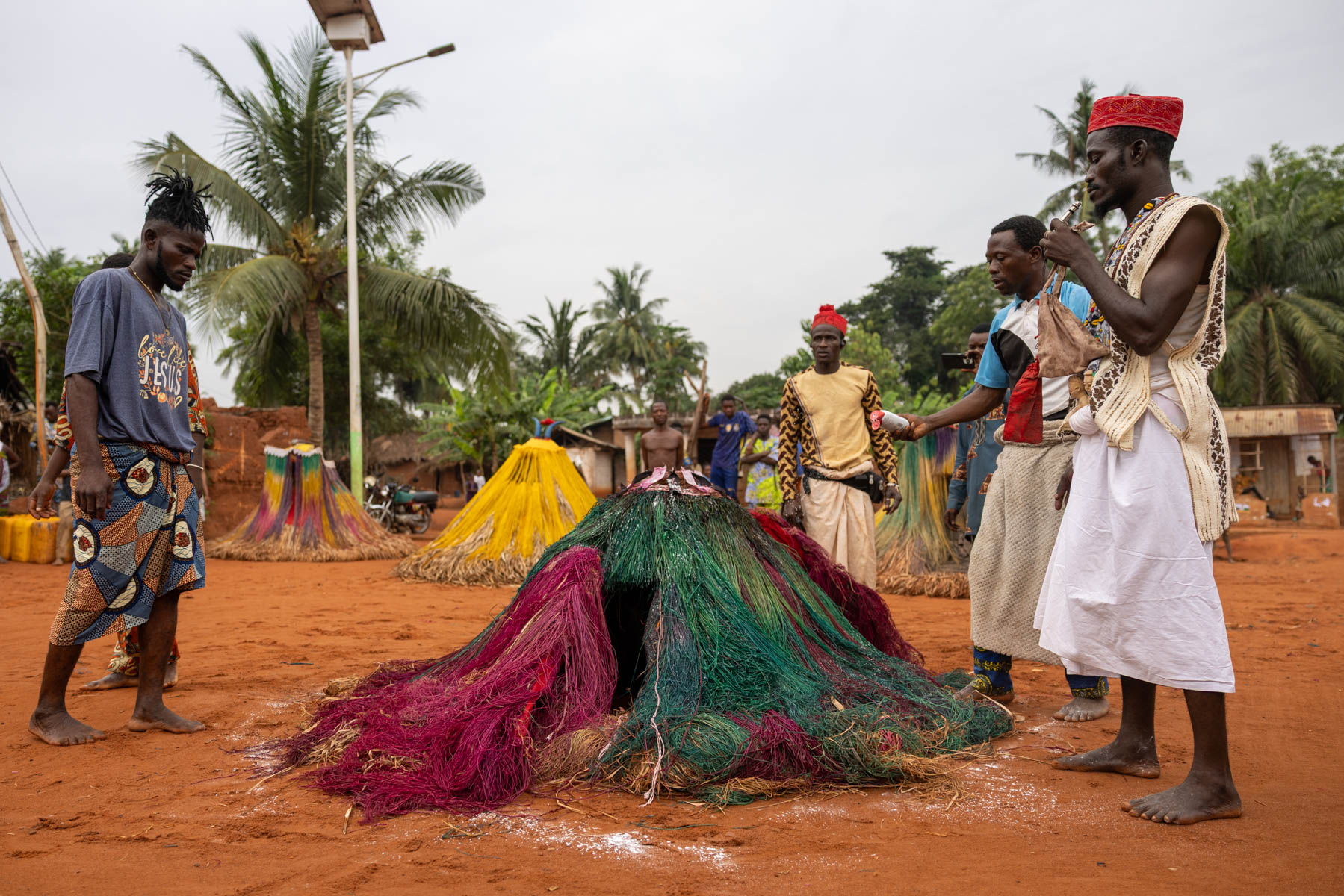 Zangbeto: the night guardians. In a powerful moment of the ceremony, they showed the costume was empty, the costume appears to move on its own (image by Ingrid Koedood)
