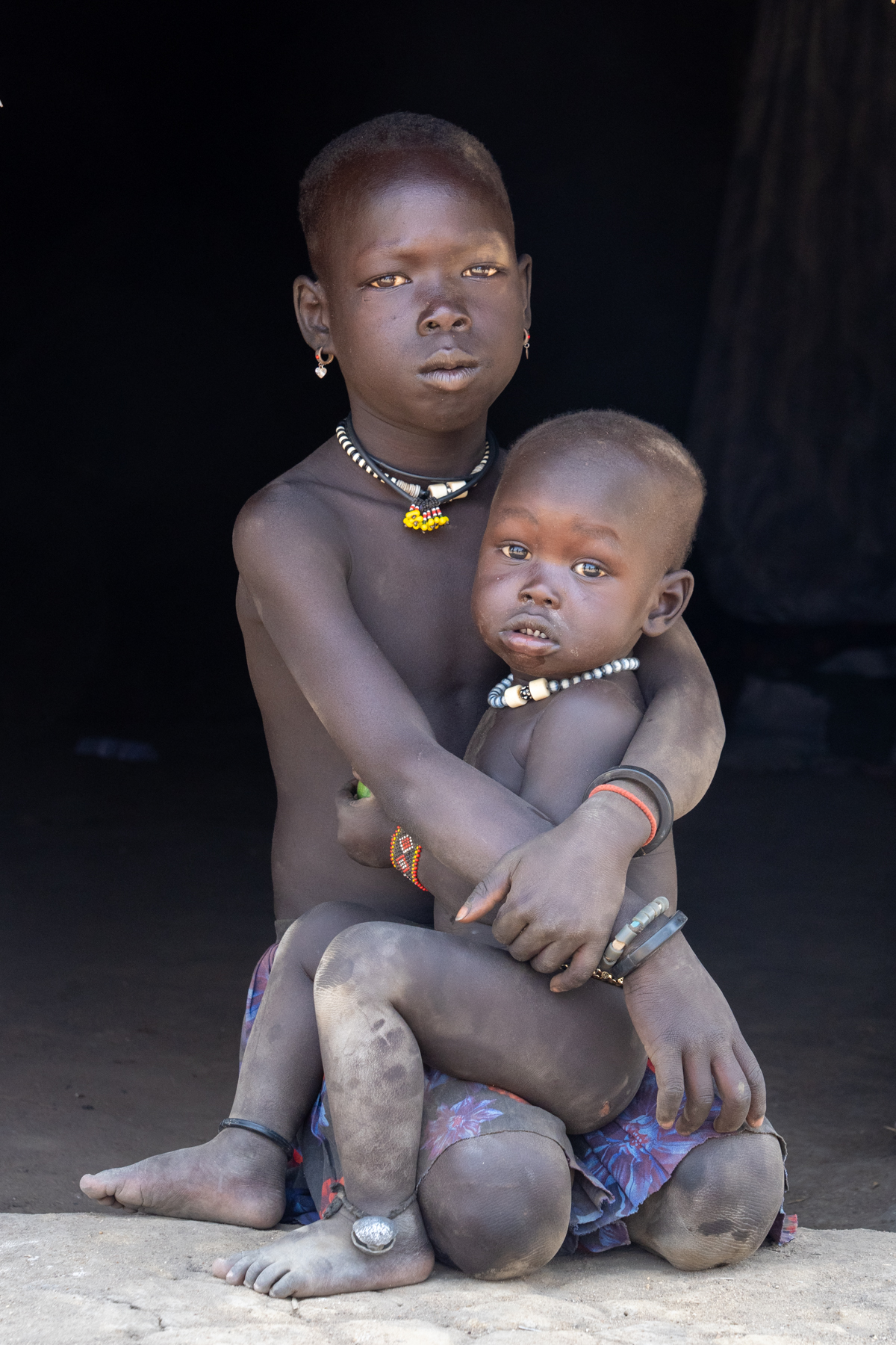 Mundari sisters (image by Inger Vandyke)