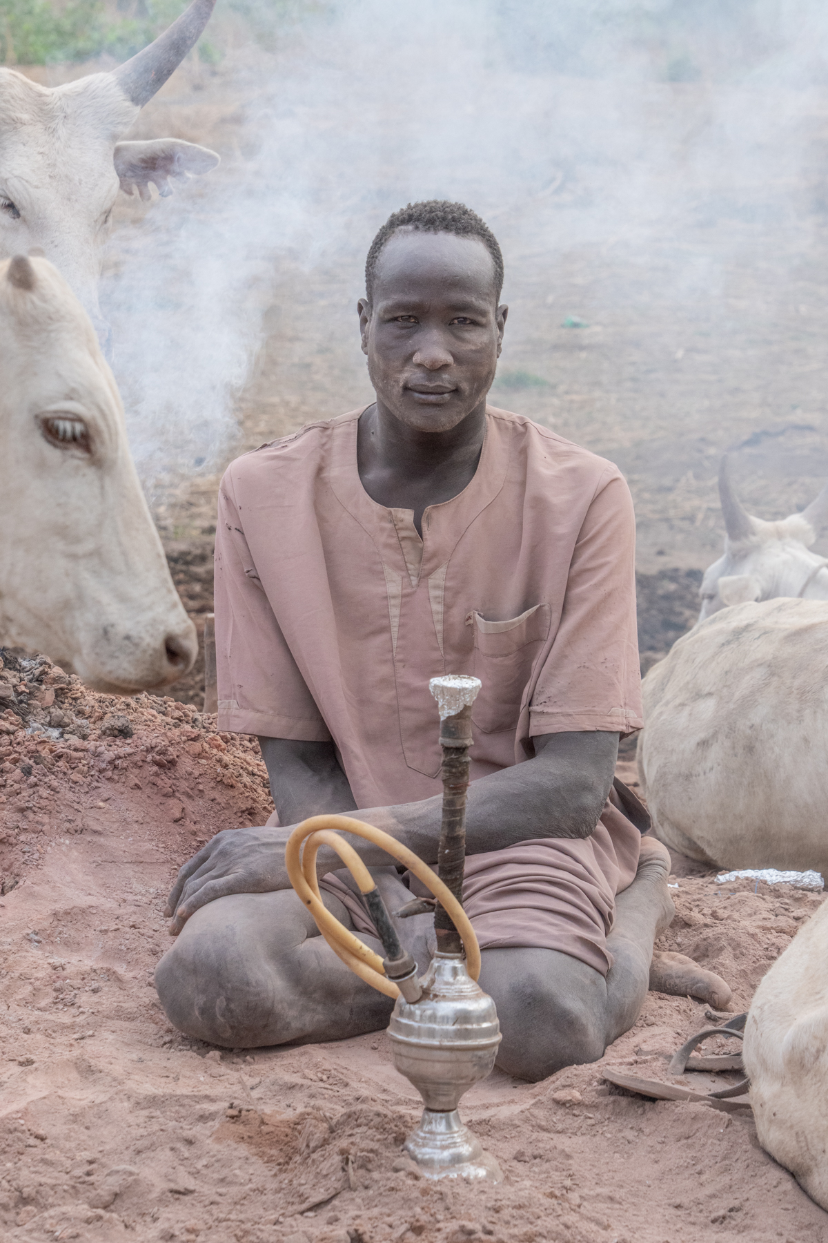 Rest time means a chance to smoke a hookah (image by Inger Vandyke)