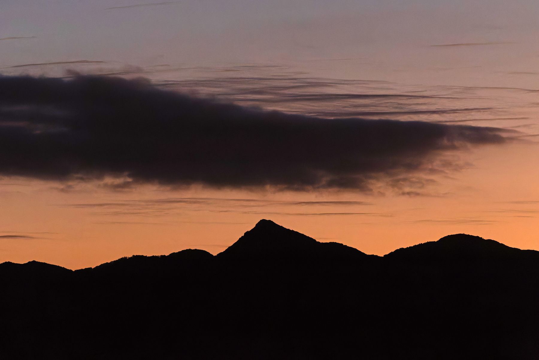Smoky cloud at dawn (Image by Mike Watson)