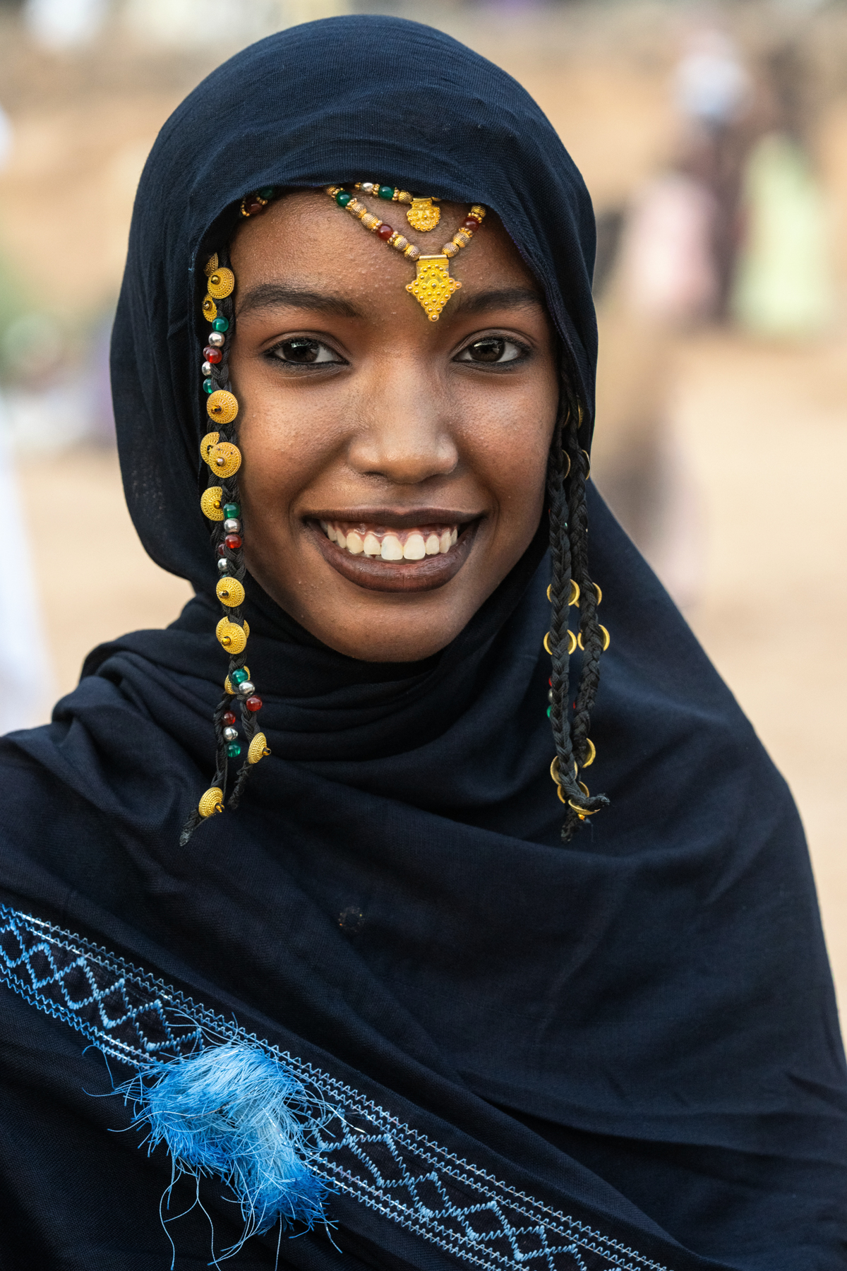 Tuareg girl adorned in gold for Sabiba (image by Inger Vandyke)