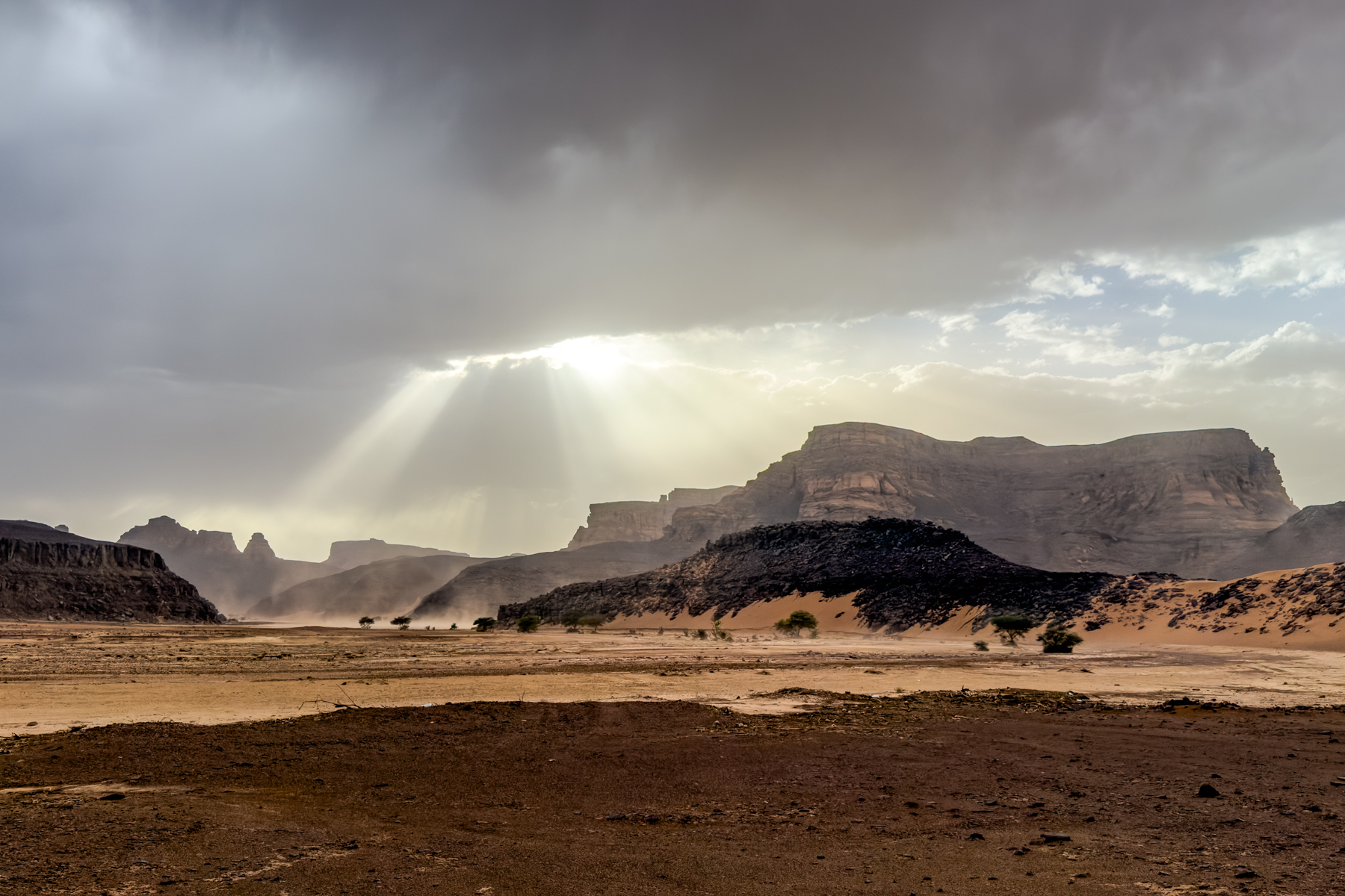 Dust storm in Tadrart (image by Inger Vandyke)