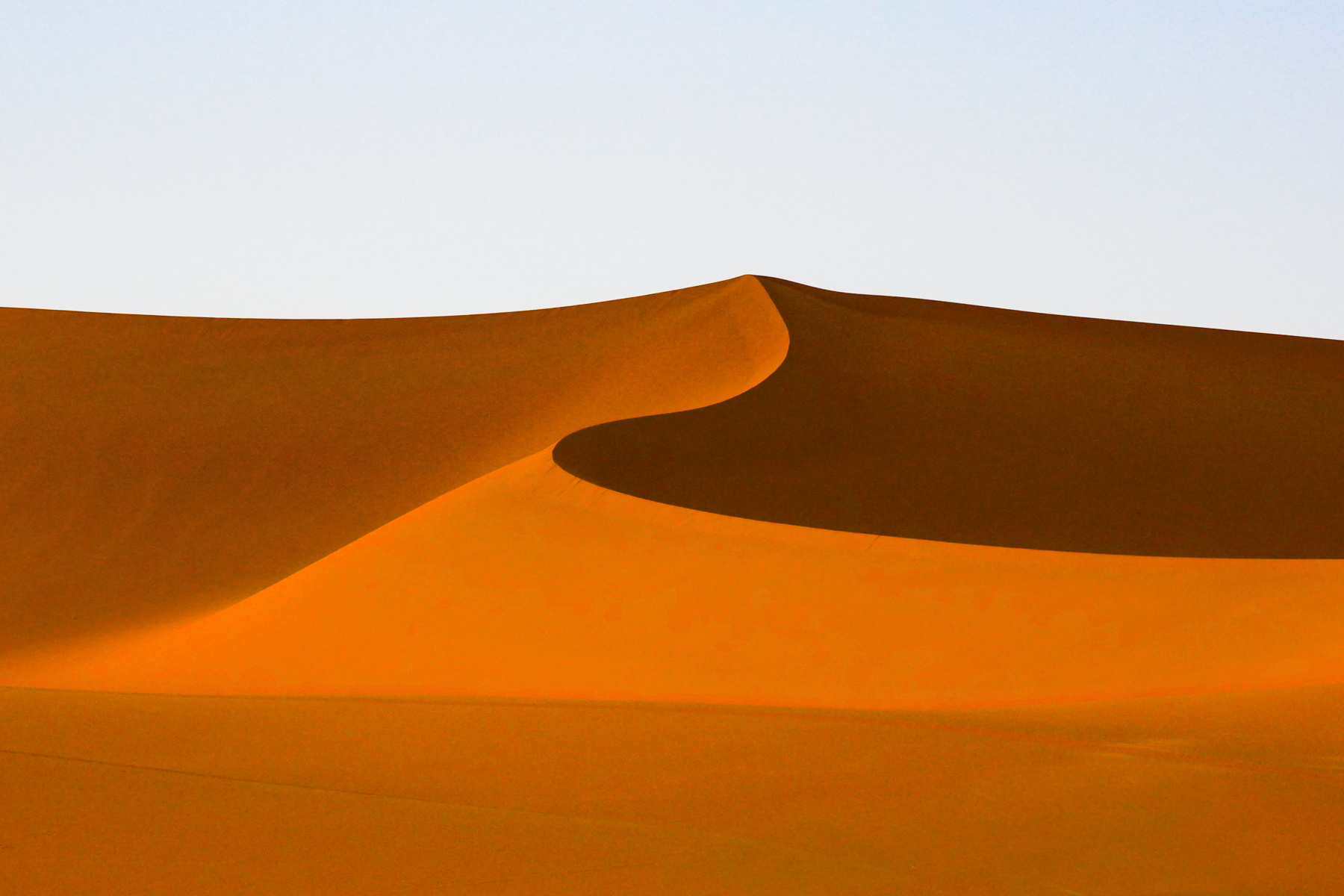 The sensual dunes of the Sahara (image by Inger Vandyke)