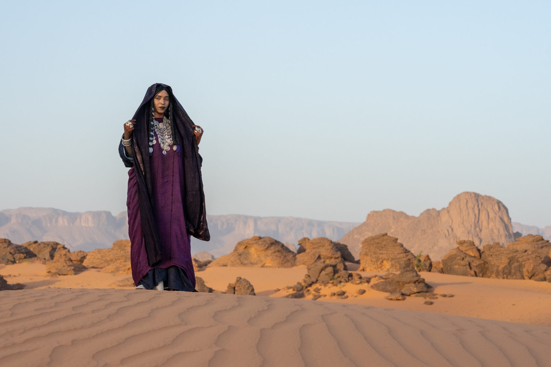 Beautiful Tuareg girl in the dunes (image by Inger Vandyke)