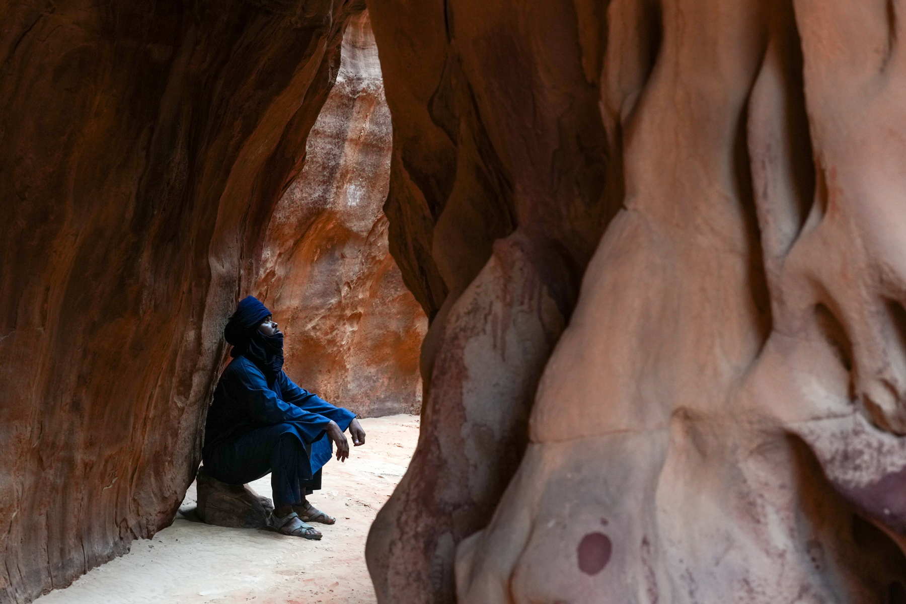 No one knows and understands the Sahara like Tuareg people (image by Inger Vandyke)