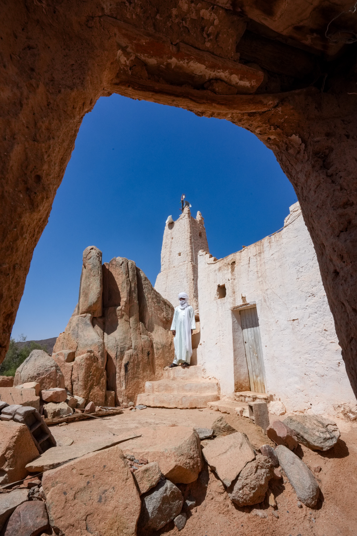 Stairway to the heavens. Ascending to the roof of the mud mosque in Zalouaz (image by Inger Vandyke)