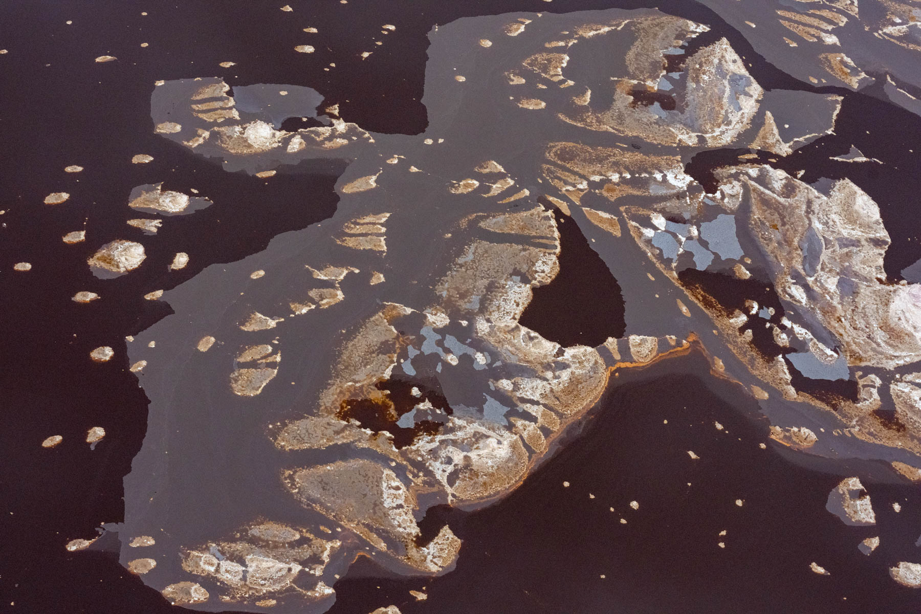 There are so many beautiful and fascinating formations in Magadi (image by Inger Vandyke)