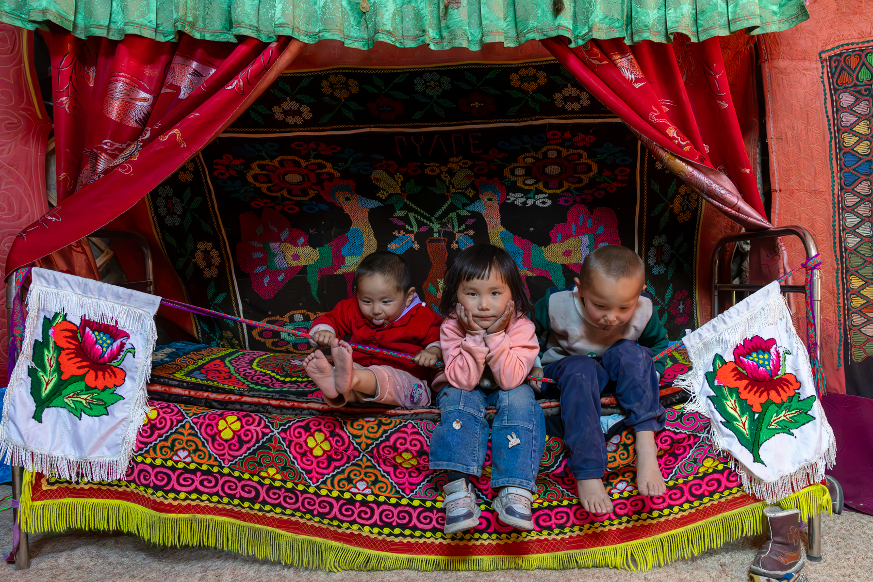 An empty yurt quickly became a playground for the children, who were climbing, playing and having fun everywhere (image by Ingrid Koedood)
