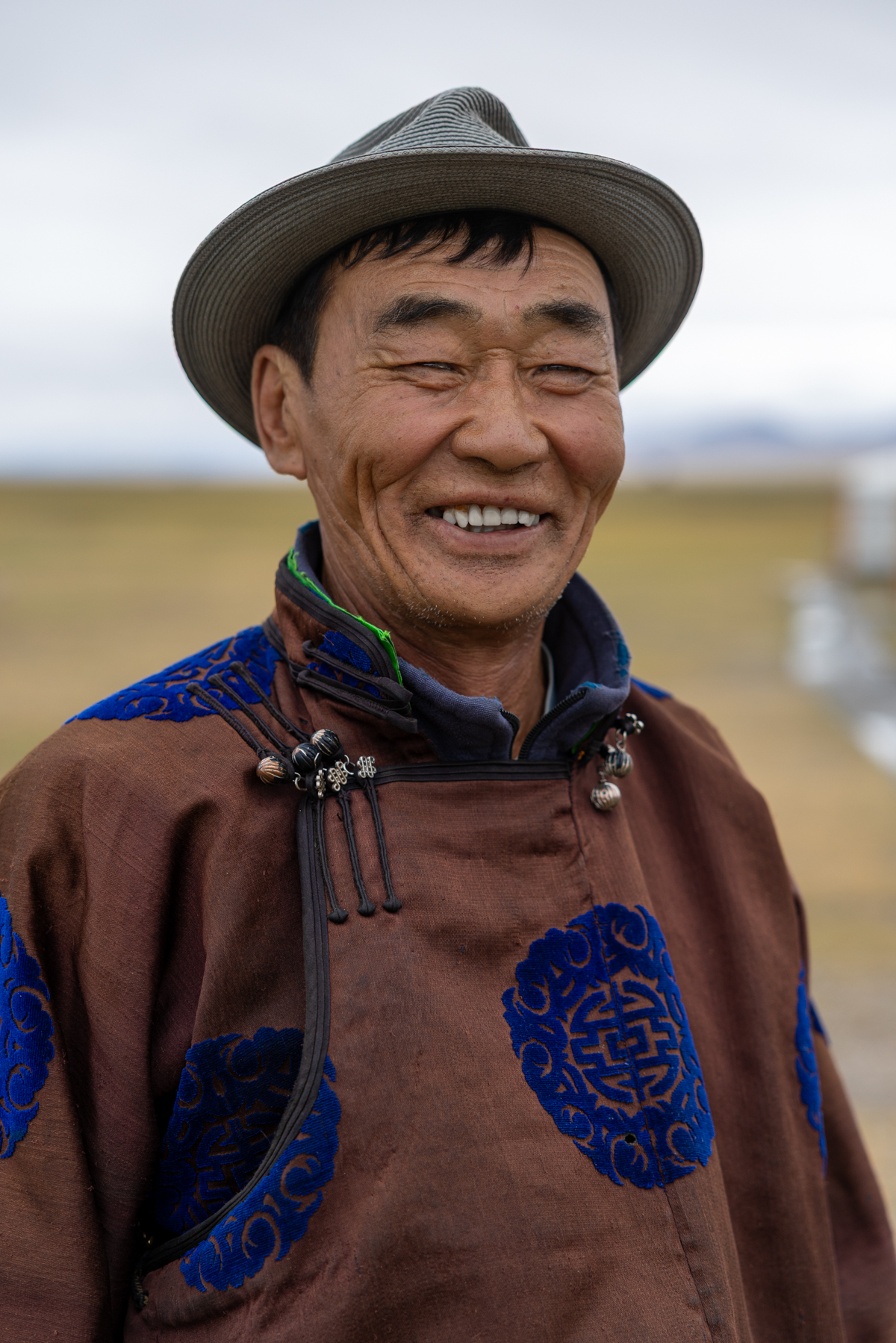 On our way from Hustai National park to Ulaanbaatar, we stopped with a Mongolian family who welcomed us for lunch (image by Ingrid Koedood)
