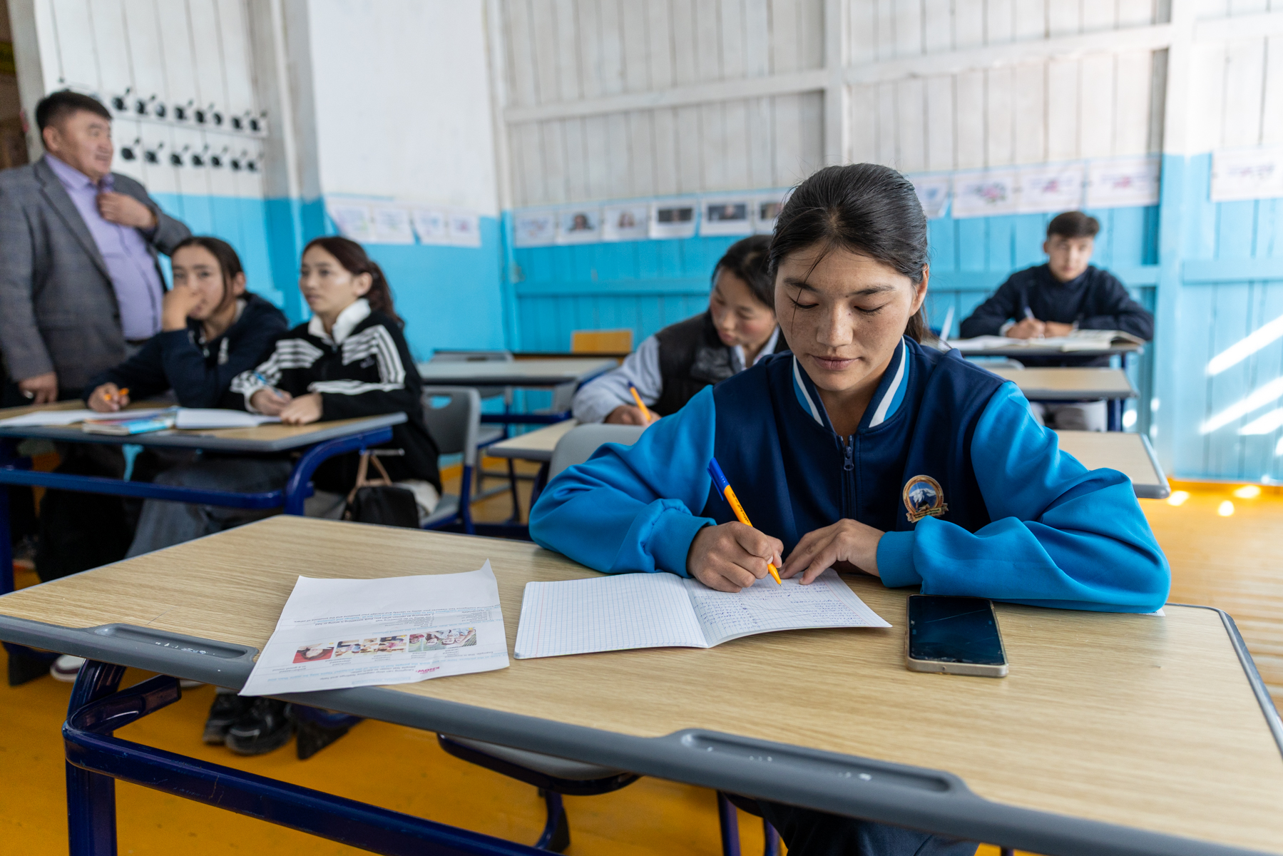 Students during an English lesson at a local school in western Mongolia (image by Ingrid Koedood)