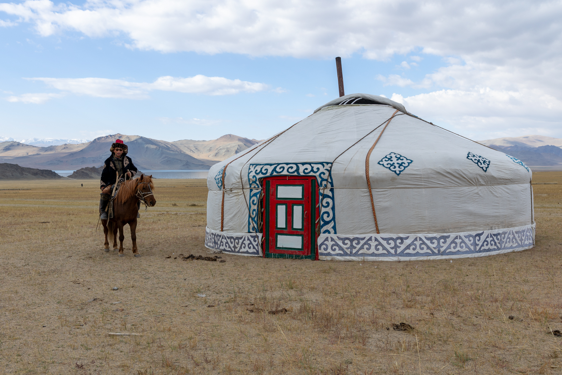 A yurt on the festival ground during the Eagle Hunters festival (image by Ingrid Koedood)